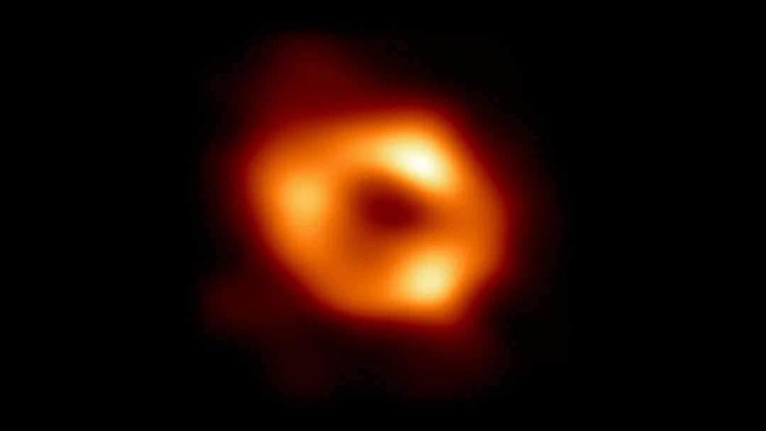 盛煌官方：银河系中心黑洞首张照片发布(图1)